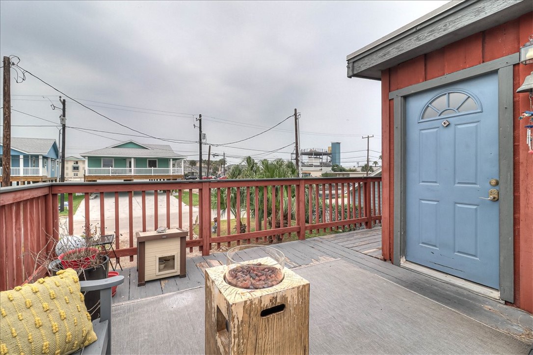 141 W White Avenue Port Aransas TX 78373