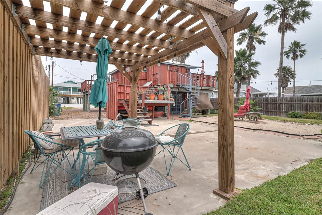 141 W White Avenue Port Aransas TX 78373