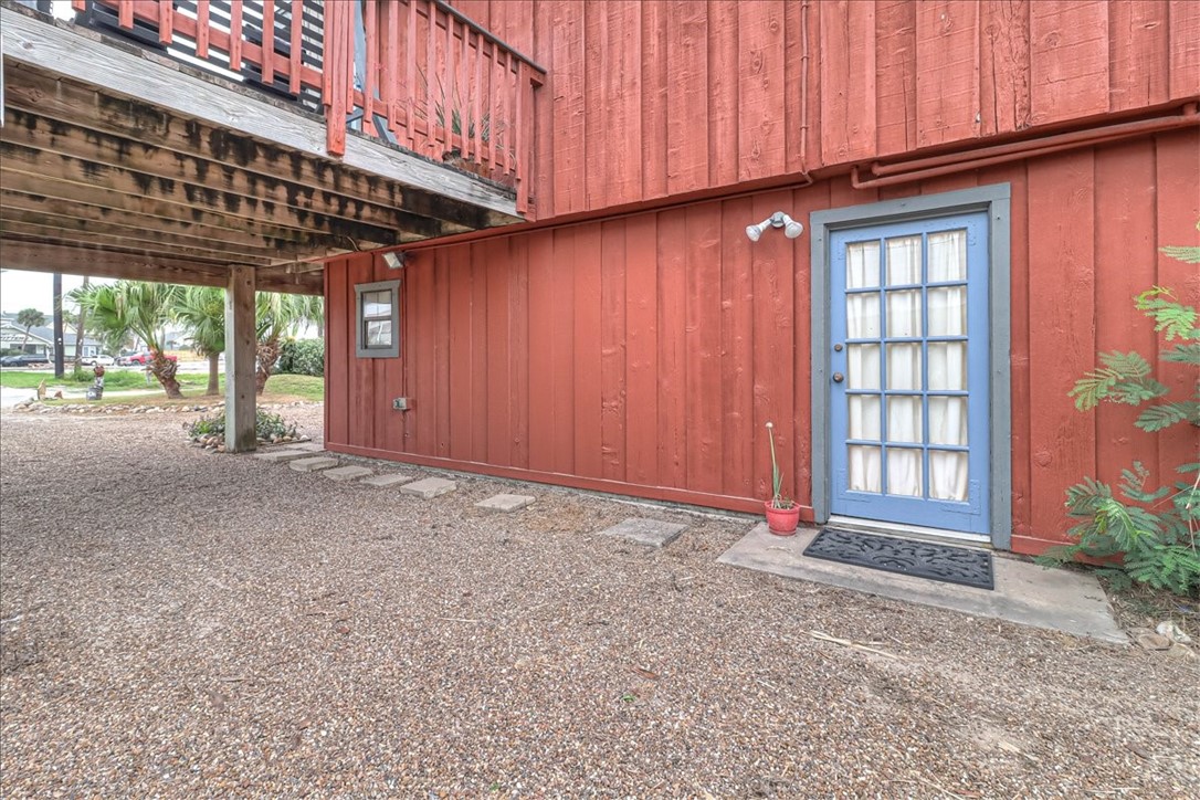 141 W White Avenue Port Aransas TX 78373