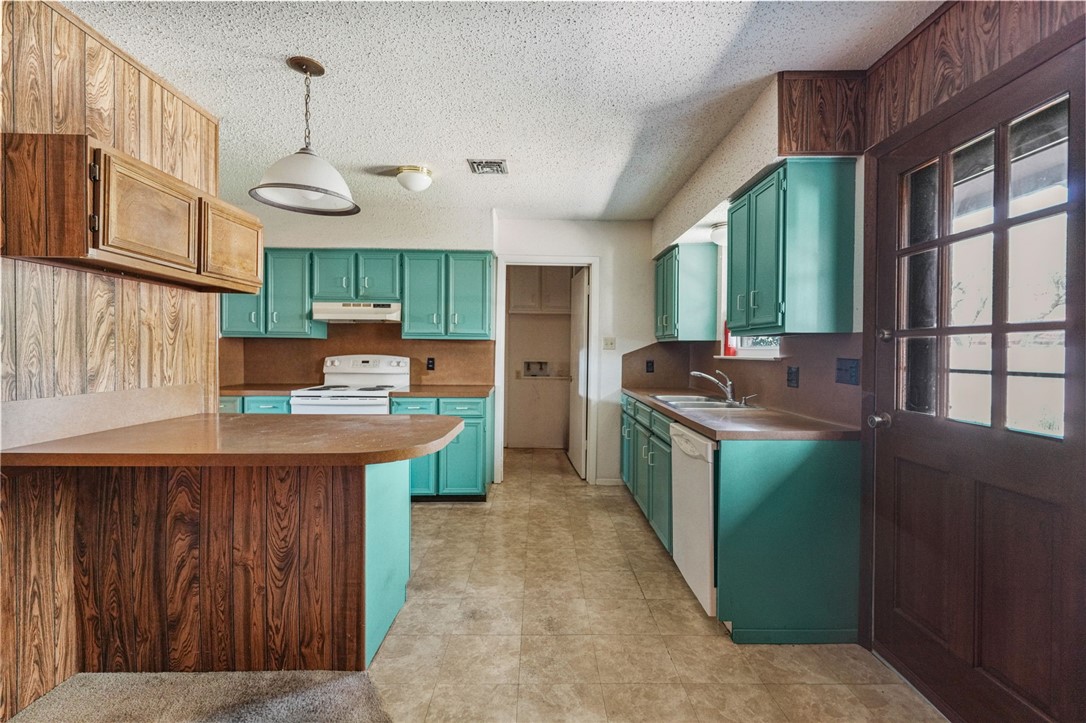 1110 W Tern Rockport TX 78382