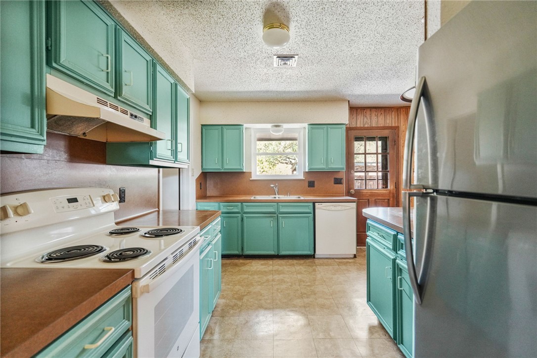 1110 W Tern Rockport TX 78382