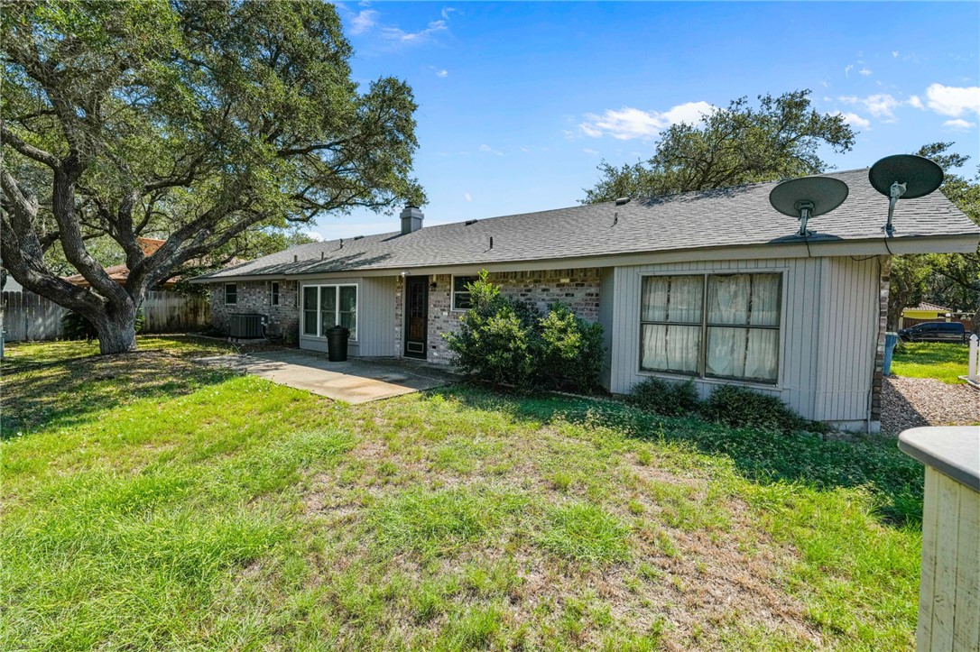 1110 W Tern Rockport TX 78382
