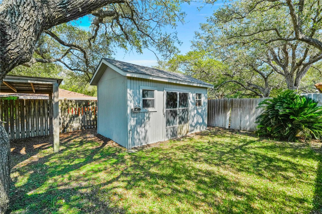 1110 W Tern Rockport TX 78382