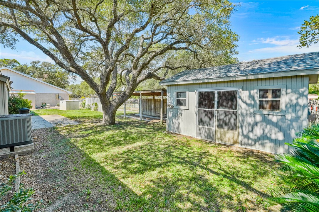 1110 W Tern Rockport TX 78382