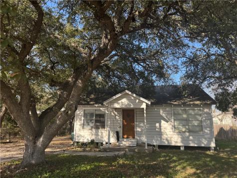 406 W Pundt Avenue Orange Grove TX 78372