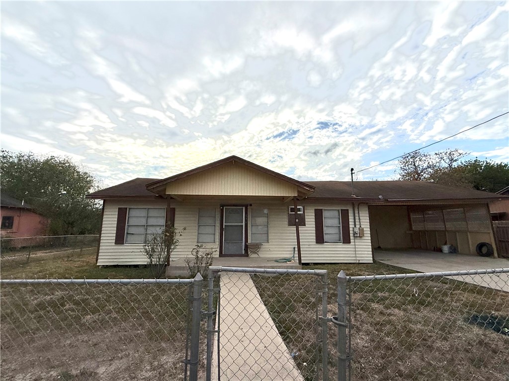 849 N Adams Street Alice TX 78332