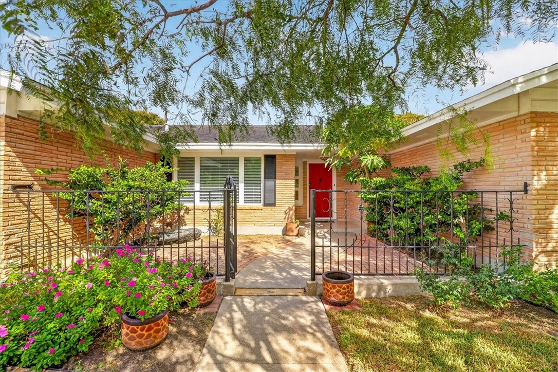 438 Haroldson Drive Corpus Christi TX 78412