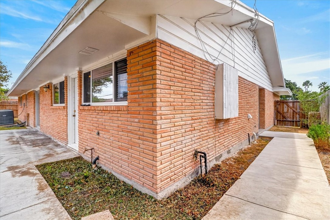 438 Haroldson Drive Corpus Christi TX 78412