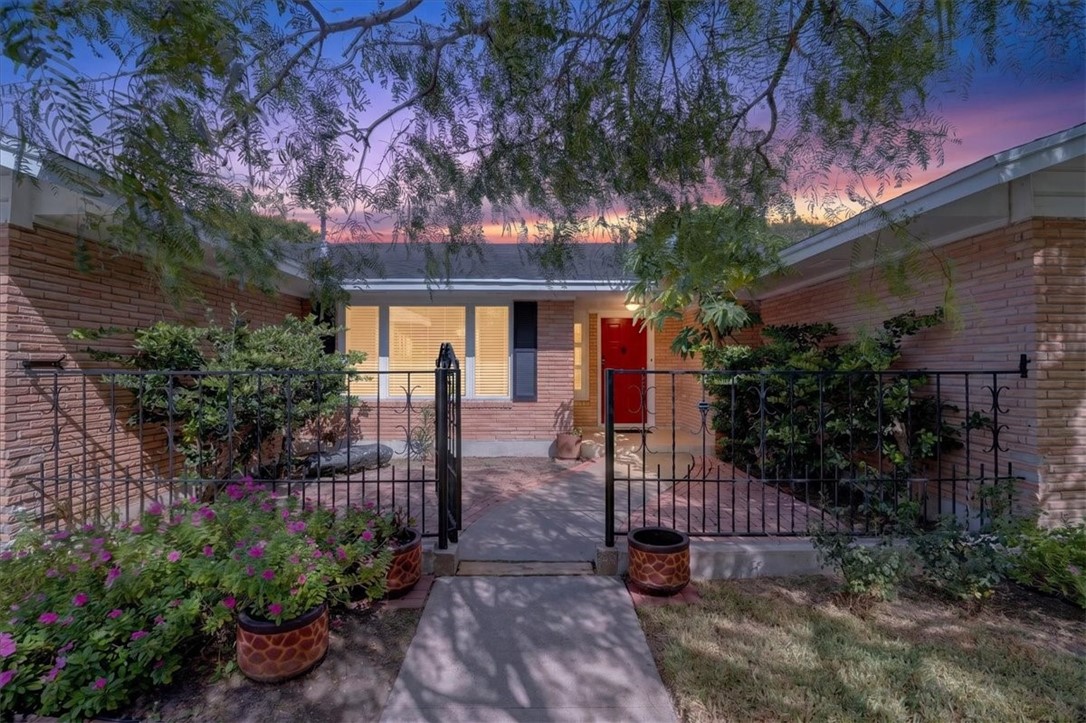 438 Haroldson Drive Corpus Christi TX 78412