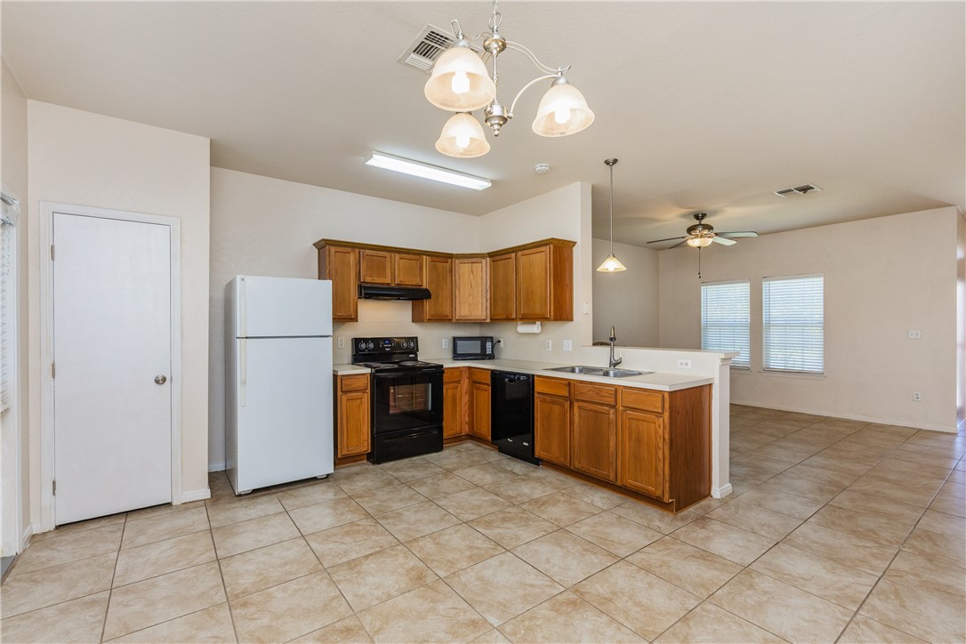 8009 Ventoso Street Corpus Christi TX 78414