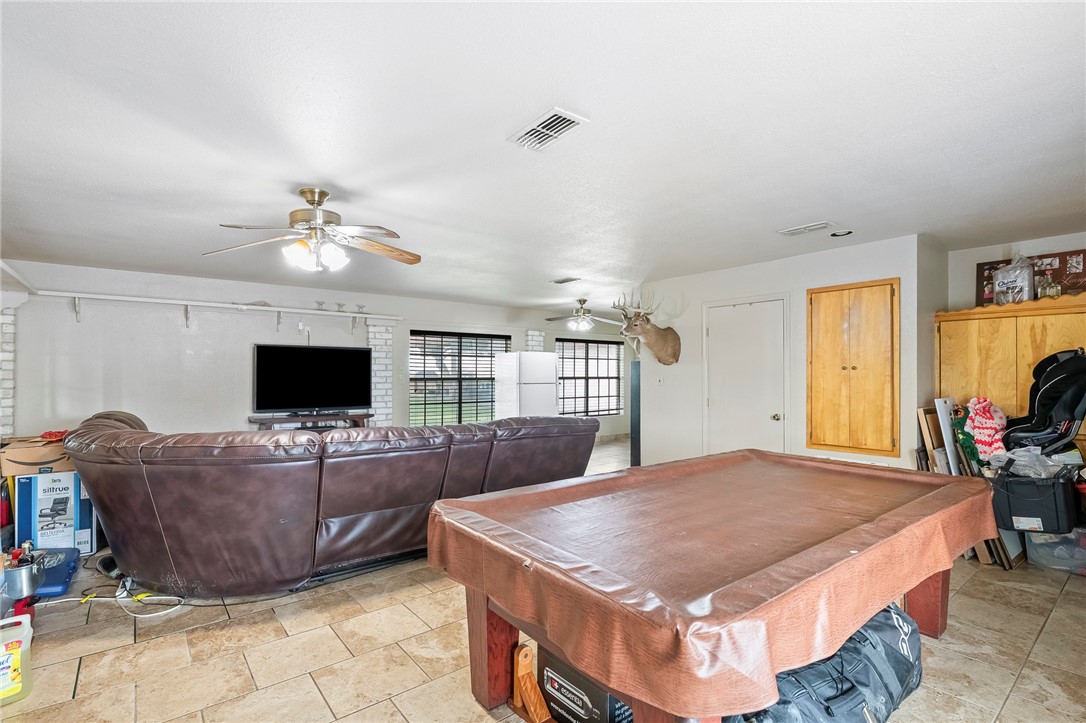 199 Cr 376 George West TX 78022