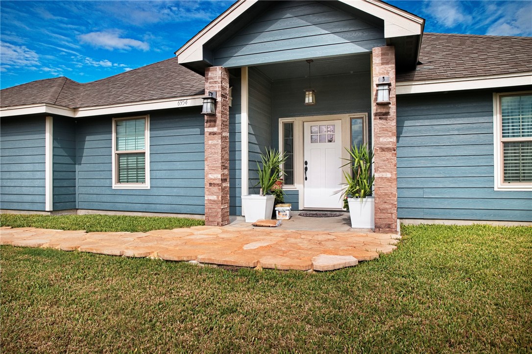 6954 Wildwood Circle Robstown TX 78380