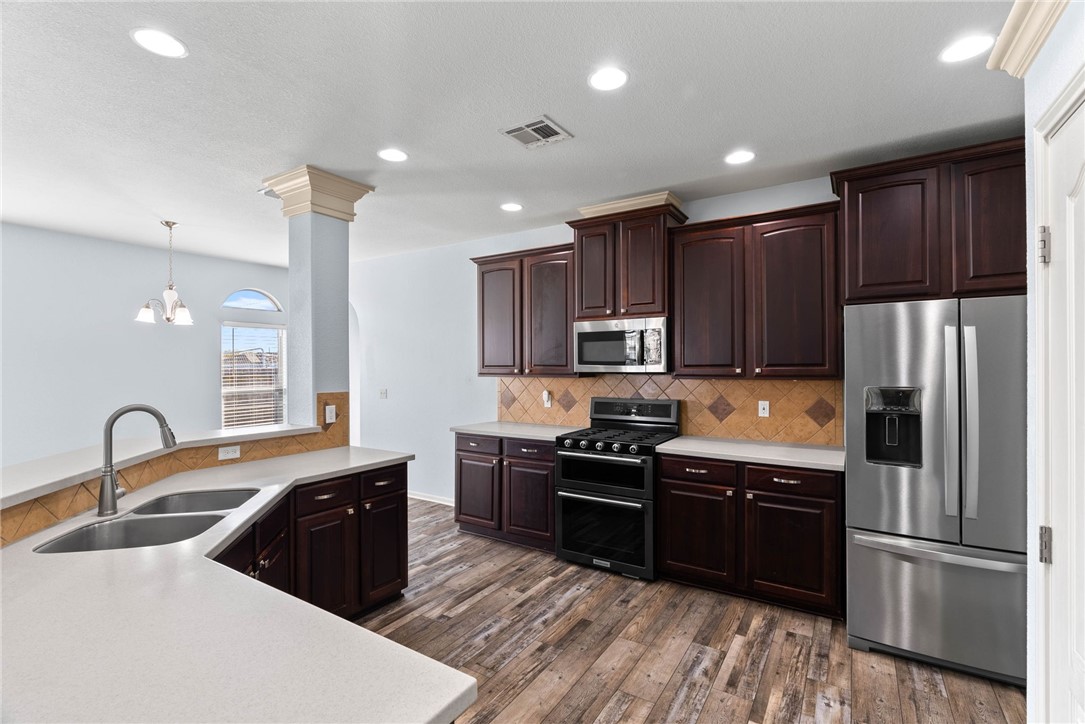3033 Las Brisas Street Corpus Christi TX 78414