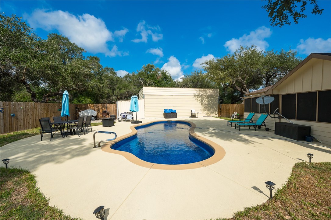 13 W Lake Drive Rockport TX 78382