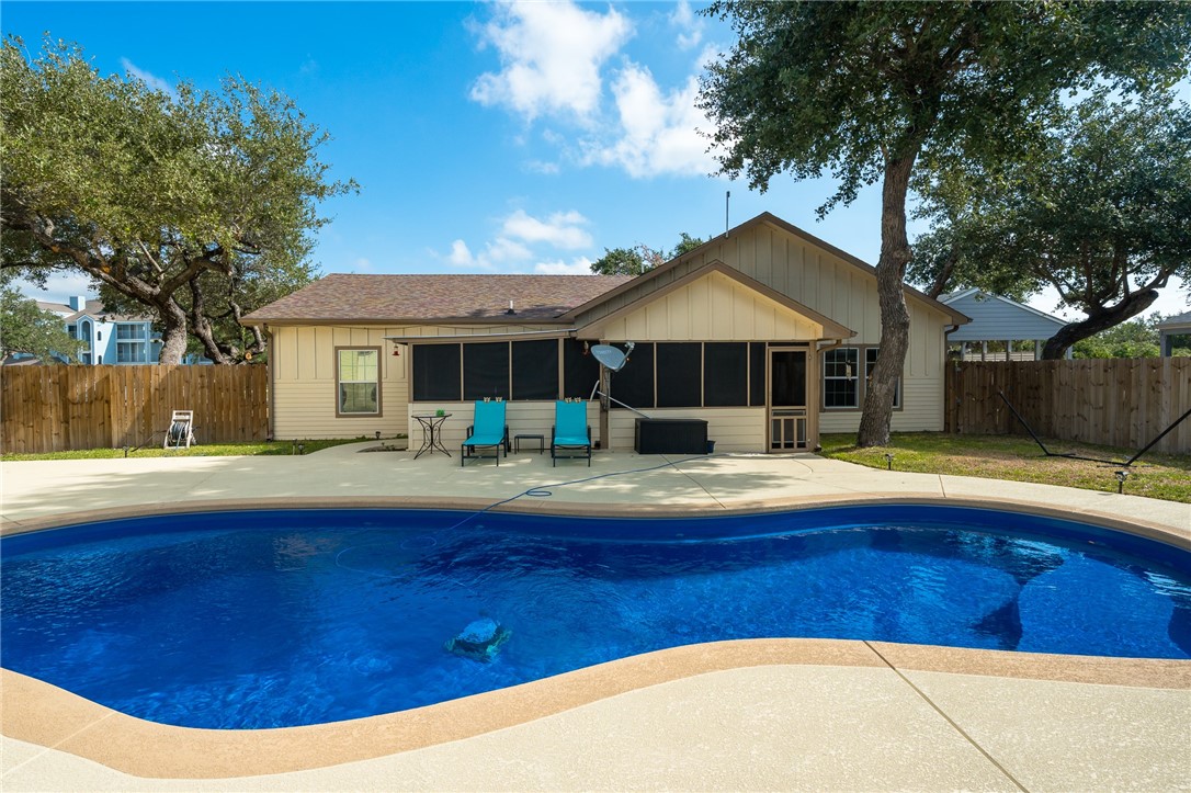 13 W Lake Drive Rockport TX 78382
