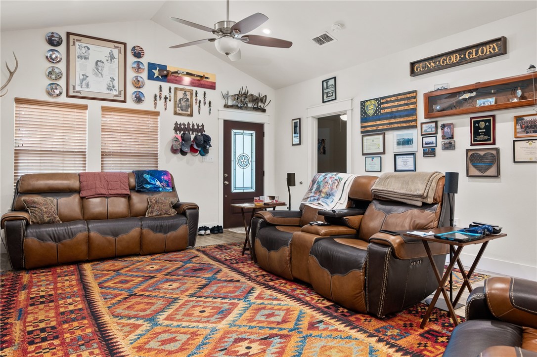13 W Lake Drive Rockport TX 78382