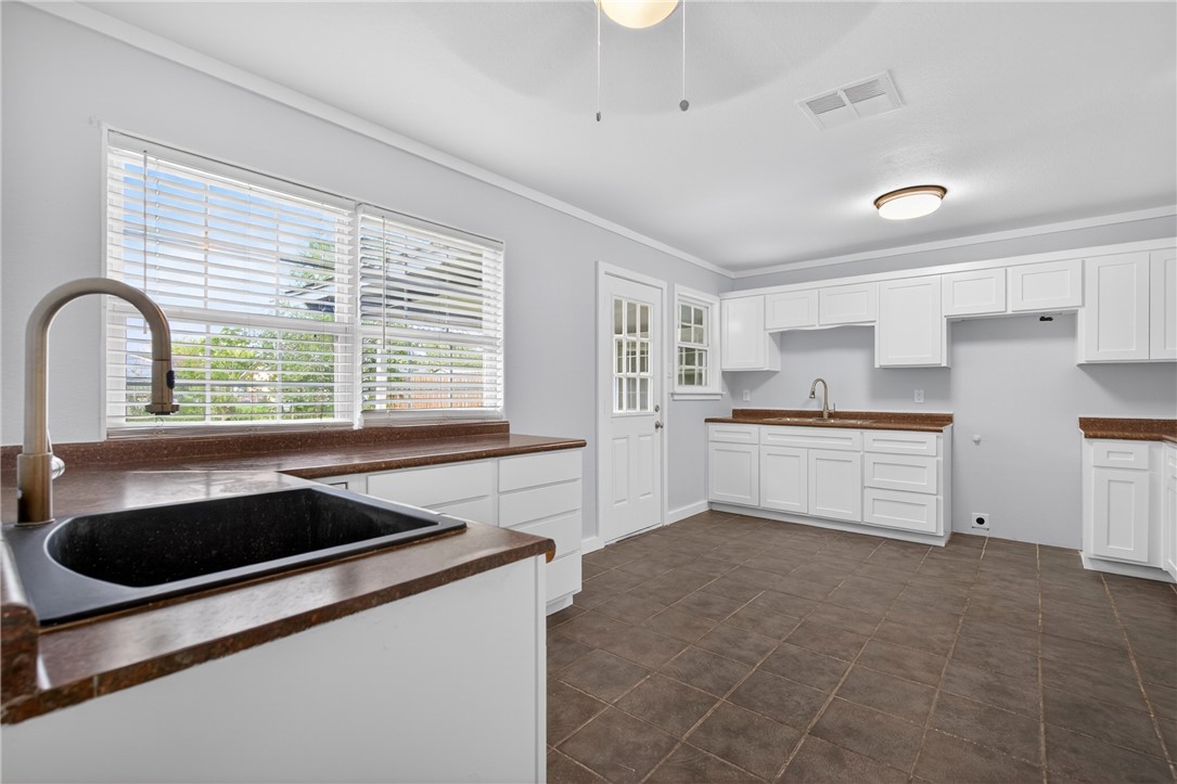 10914 Stacy Corpus Christi TX 78410