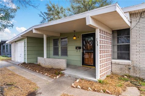 734 Santa Elena Drive Kingsville TX 78363