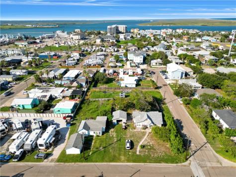 325 E Oaks Avenue Port Aransas TX 78373