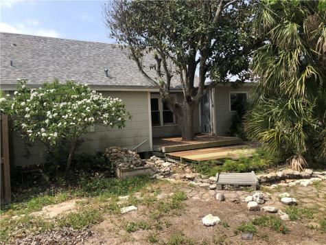 325 E Oaks Avenue Port Aransas TX 78373