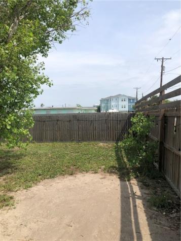 325 E Oaks Avenue Port Aransas TX 78373