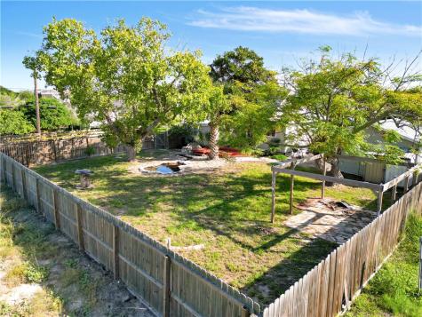 325 E Oaks Avenue Port Aransas TX 78373