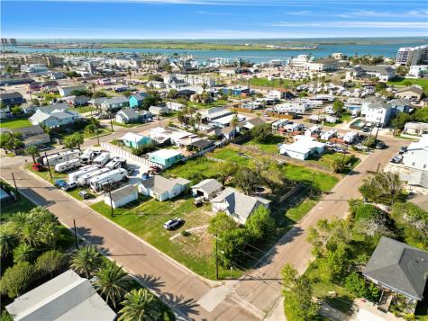 325 E Oaks Avenue Port Aransas TX 78373