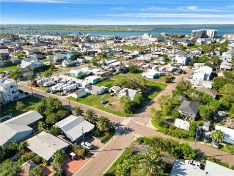 325 E Oaks Avenue Port Aransas TX 78373