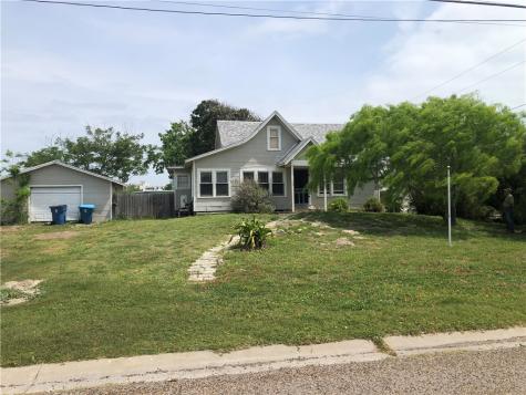 325 E Oaks Avenue Port Aransas TX 78373