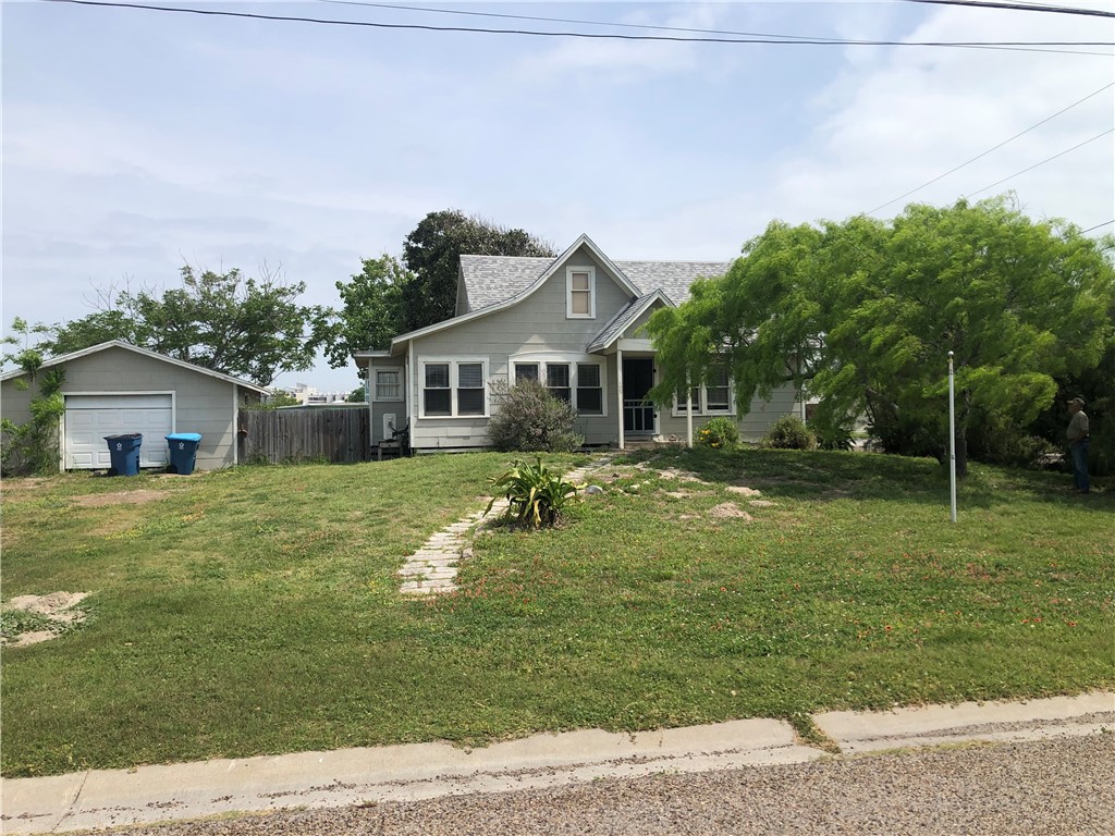 325 E Oaks Avenue Port Aransas TX 78373