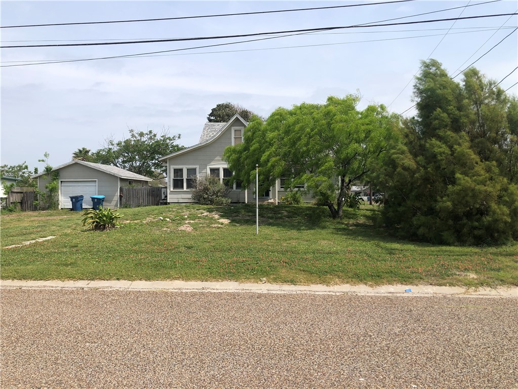 325 E Oaks Avenue Port Aransas TX 78373