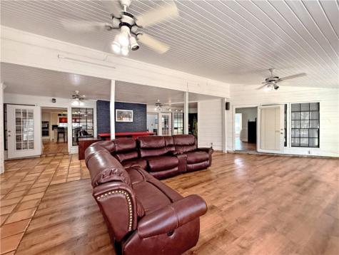 3201 Traylor Boulevard Rockport TX 78382