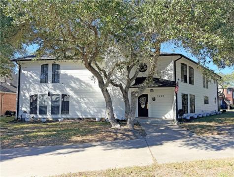 3201 Traylor Boulevard Rockport TX 78382
