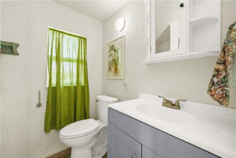 424 First Street Bayside TX 78340