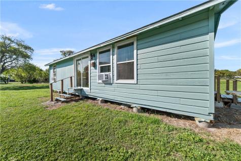 424 First Street Bayside TX 78340