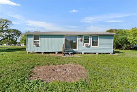 424 First Street Bayside TX 78340