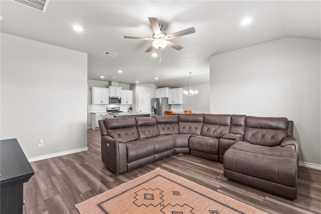 2733 Excelsior Boulevard Corpus Christi TX 78415