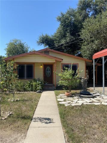 205 Monterrey Street Alice TX 78332