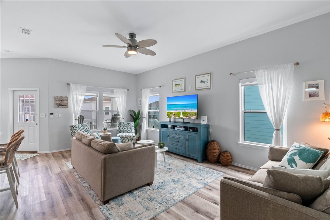 108 Caledonia Rockport TX 78382