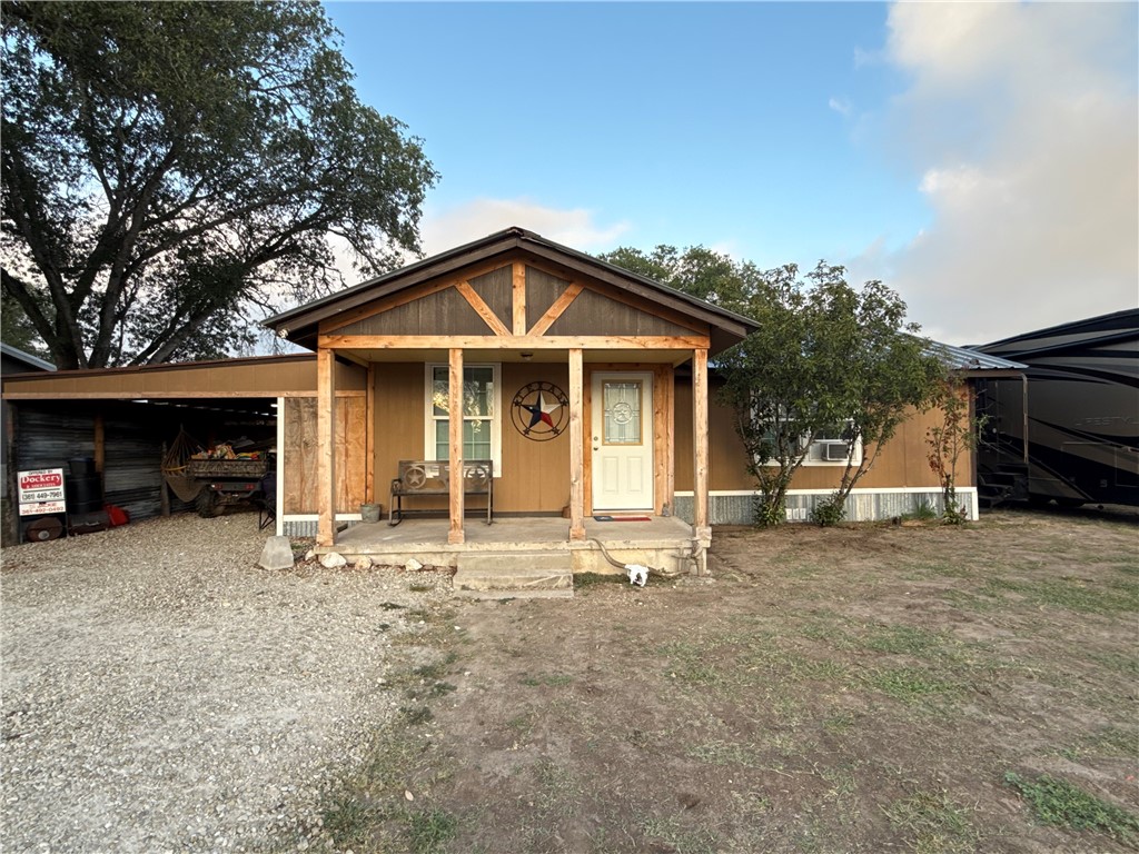 1503 N Hill Street N Three Rivers TX 78071
