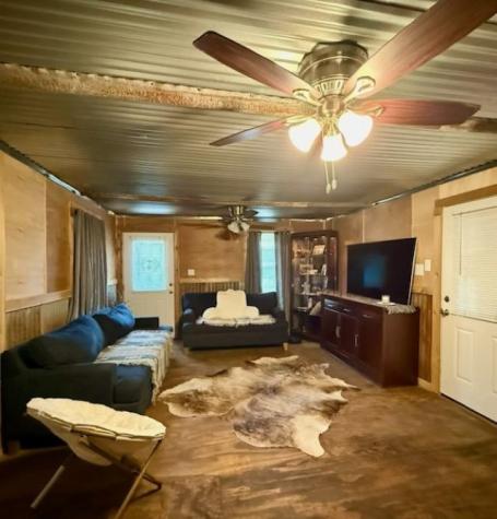 1503 N Hill Street N Three Rivers TX 78071