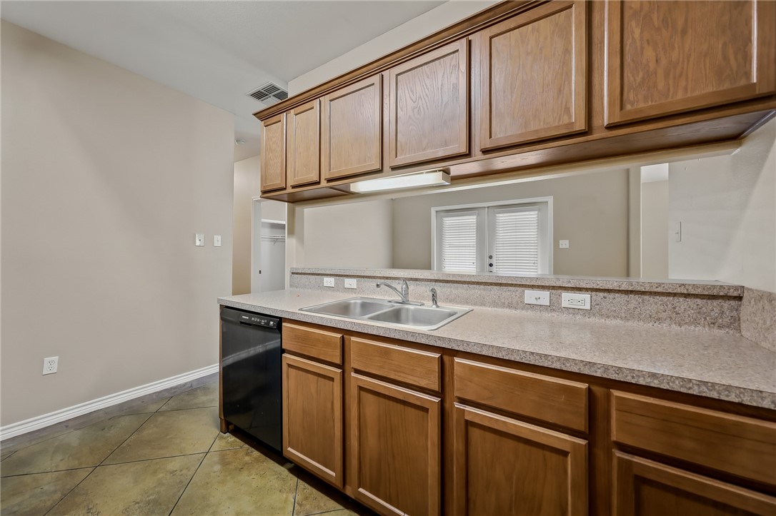 6633 Rhine Dr B Corpus Christi TX 78412