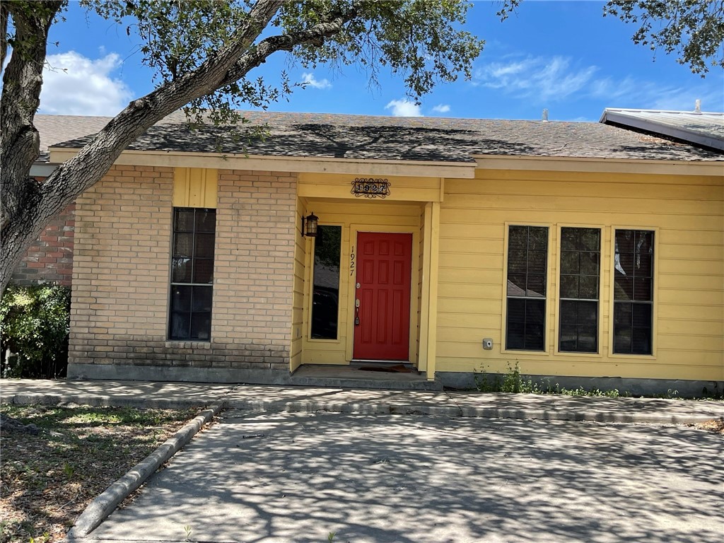 1927 Rettye Drive Kingsville TX 78363
