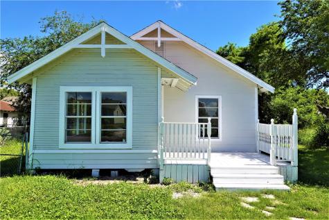 614 Victoria Avenue Taft TX 78390