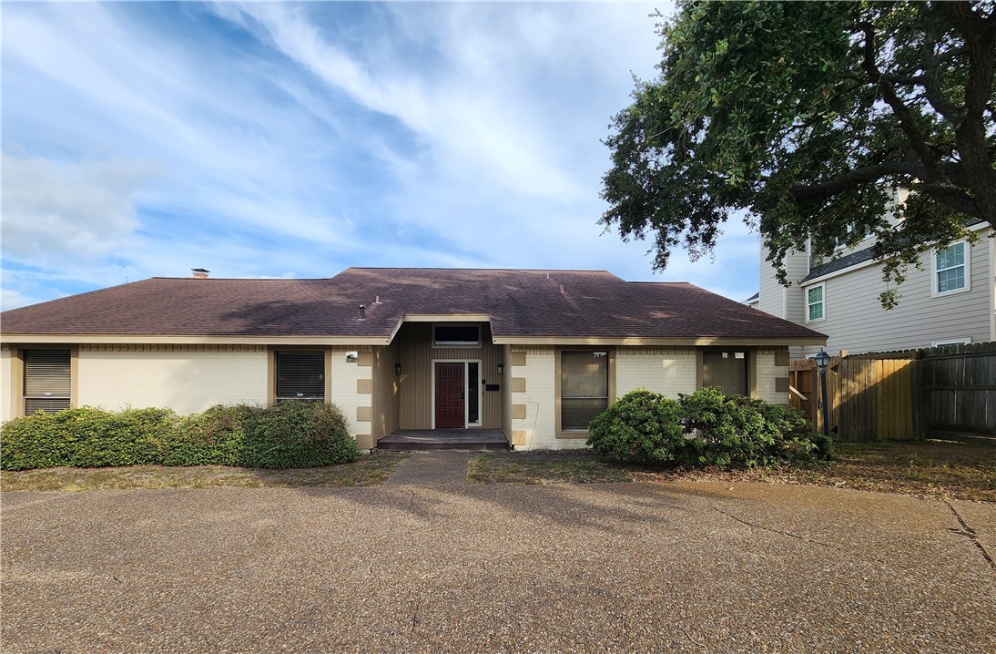 6093 Ennis Joslin Corpus Christi TX 78412