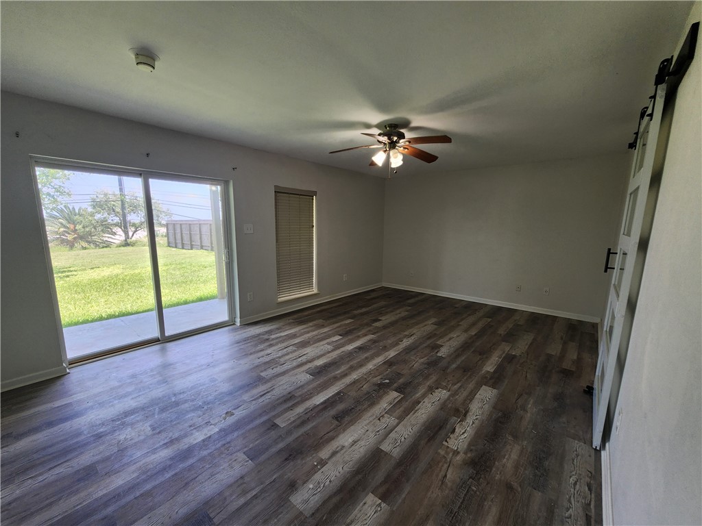 6093 Ennis Joslin Corpus Christi TX 78412