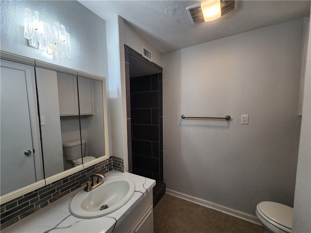 6093 Ennis Joslin Corpus Christi TX 78412