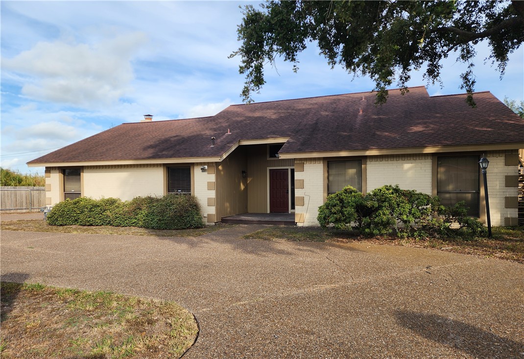 6093 Ennis Joslin Corpus Christi TX 78412