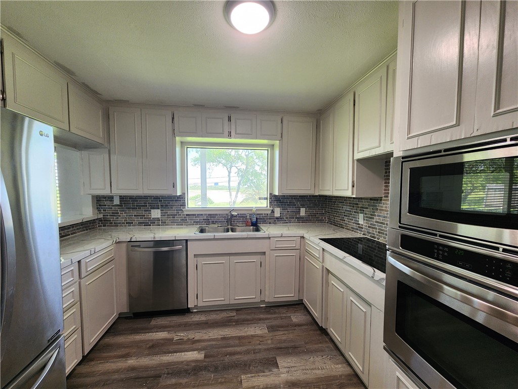 6093 Ennis Joslin Corpus Christi TX 78412