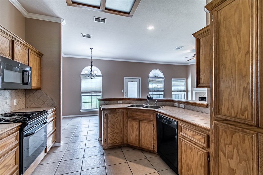 2410 Luzius Drive Corpus Christi TX 78418